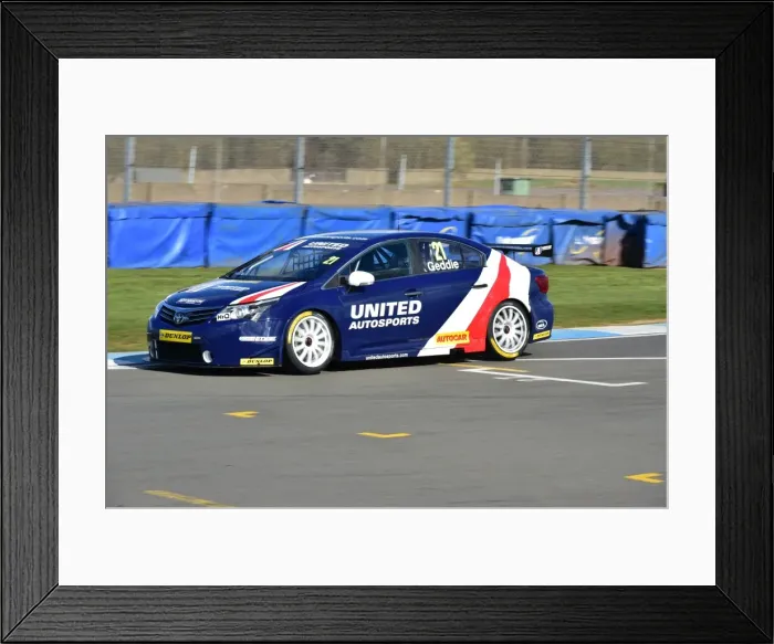 Framed Print : CM1 0432 Glynn Geddie, United Autosports, Toyota Avensis Framed Print : CM1 0432 Glynn Geddie, United Autosports, Toyota Avensis