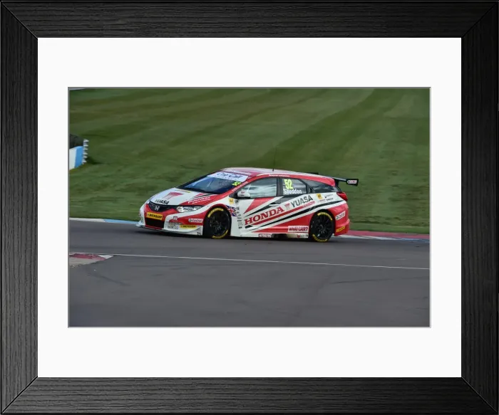 Framed Print : CM1 0532 Gordon Shedden, Flash, Honda Yuasa Racing, Honda Civic Tourer Framed Print : CM1 0532 Gordon Shedden, Flash, Honda Yuasa Racing, Honda Civic Tourer