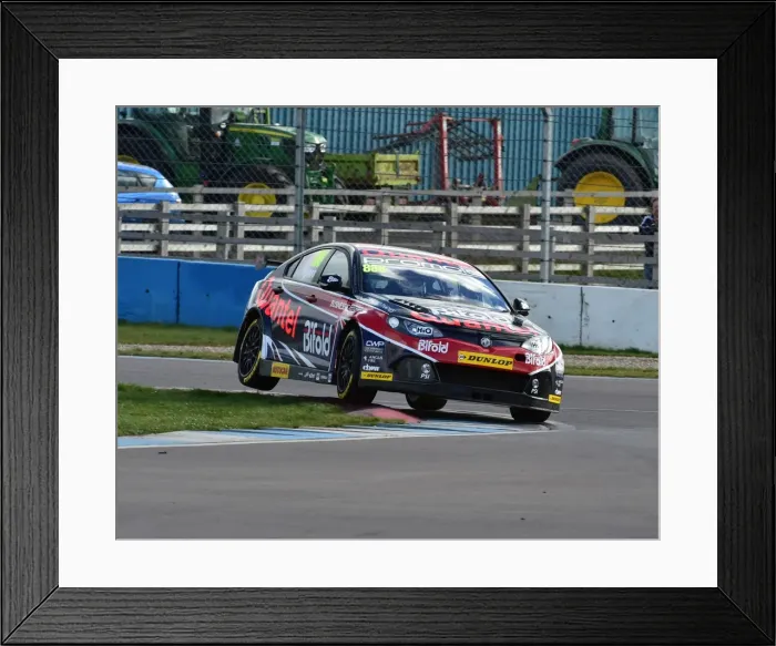 Framed Print : CM1 0653 Marc Hynes, Quantel BiFold Racing, MG6 Framed Print : CM1 0653 Marc Hynes, Quantel BiFold Racing, MG6