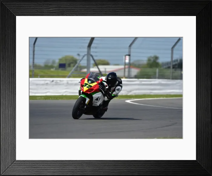 Framed Print : CM2 2645 Mark Piper, Suzuki, MRO Minitwins Framed Print : CM2 2645 Mark Piper, Suzuki, MRO Minitwins