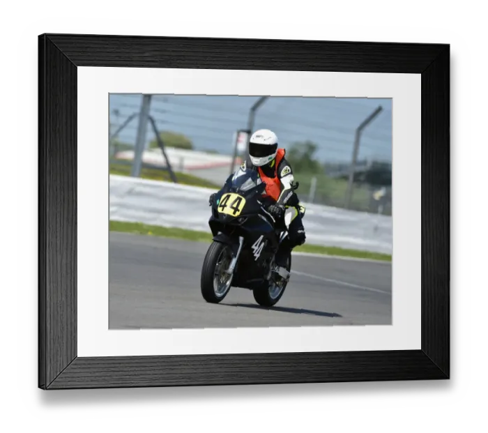 Framed Print : CM2 2650 Peter Davies, Suzuki Framed Print : CM2 2650 Peter Davies, Suzuki