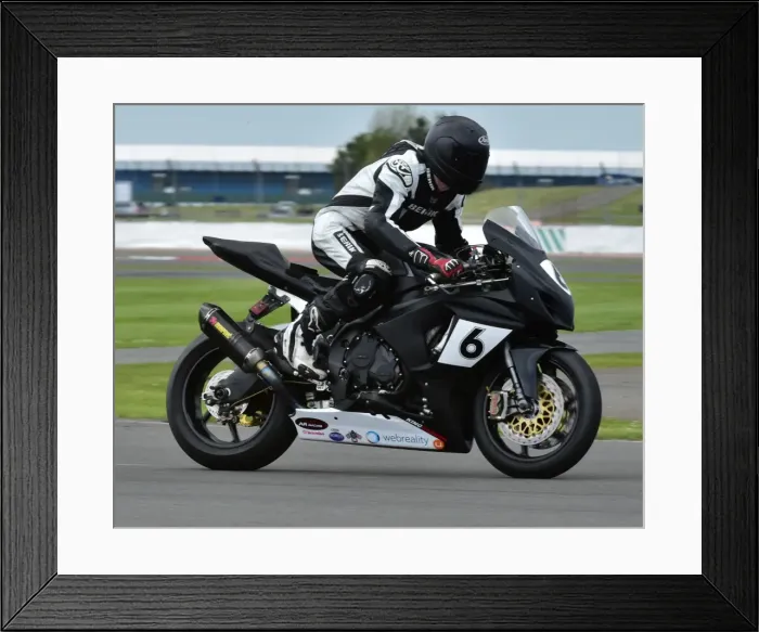 Framed Print : CM2 3320 Giles Olley, Suzuki Framed Print : CM2 3320 Giles Olley, Suzuki