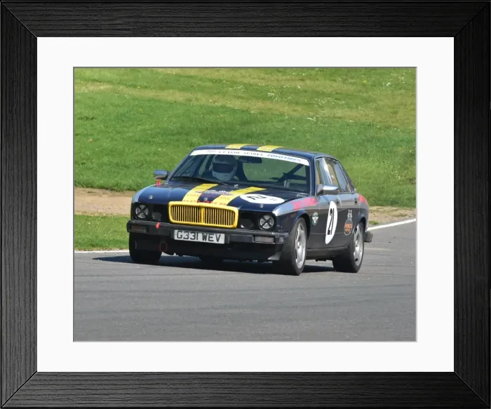 Framed Print : CM2 7419 Howard Kirkham, Jaguar XJ40, G 331 WEV Framed Print : CM2 7419 Howard Kirkham, Jaguar XJ40, G 331 WEV