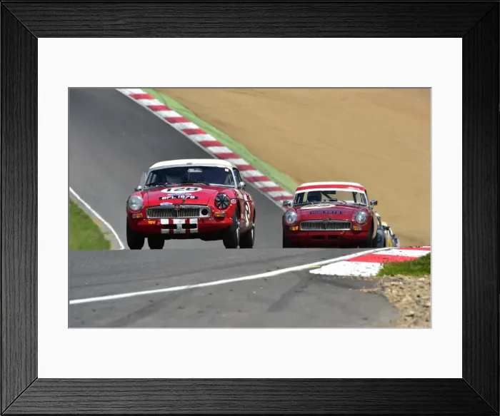 Framed Print : CM2 7621 Paul Wybrow, MG B, BFL 197 B, Colin Newbold, MG B Roadster, HUH 587 D Framed Print : CM2 7621 Paul Wybrow, MG B, BFL 197 B, Colin Newbold, MG B Roadster, HUH 587 D