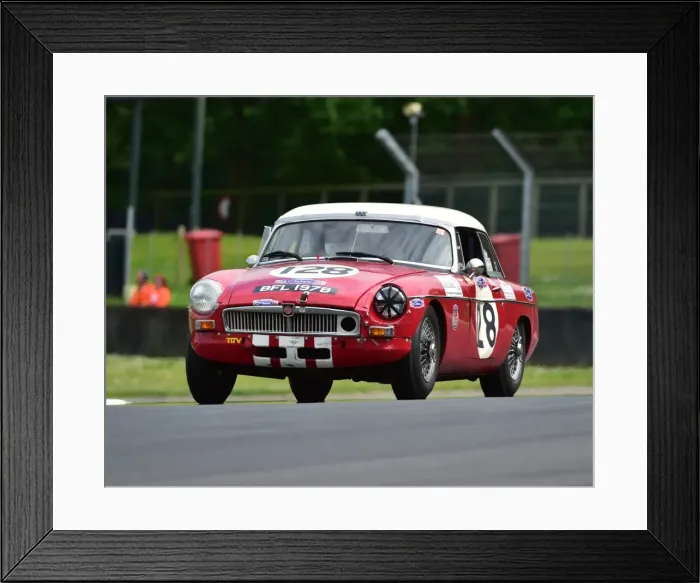 Framed Print : CM2 8157 Paul Wybrow, MG B Roadster, BFL 197 B Framed Print : CM2 8157 Paul Wybrow, MG B Roadster, BFL 197 B