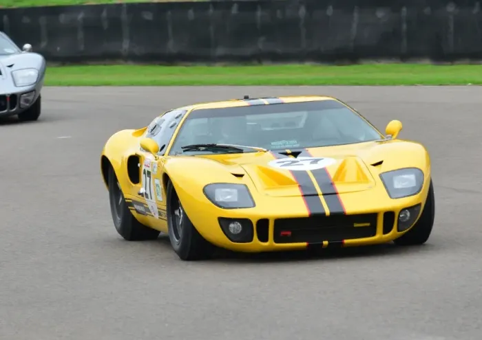 Rights Managed : Christian Dumolin, Marc Devis, Ford GT40
