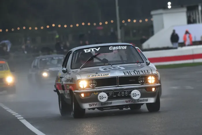 Rights Managed : CJ10 0115 James Alexander, Vauxhall Magnum DTV