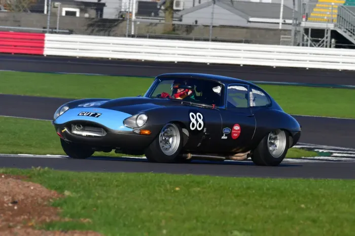 Framed Print : CJ10 2607 Richard Kent, Chris Ward, Jaguar E-Type Framed Print : CJ10 2607 Richard Kent, Chris Ward, Jaguar E-Type