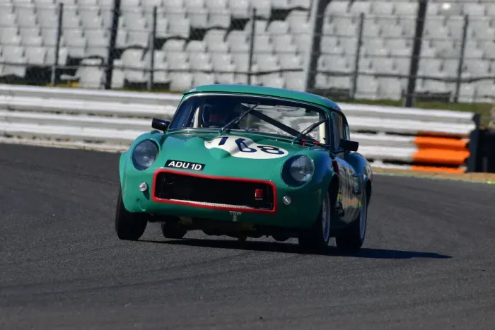 Framed Print : CJ10 3866 Ian Calderwood, Lewis Calderwood, Triumph GT6 Mk1 Framed Print : CJ10 3866 Ian Calderwood, Lewis Calderwood, Triumph GT6 Mk1