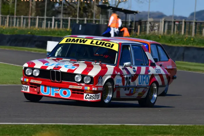 Rights Managed : CJ10 5157 Nick Padmore, Chris Ward, BMW 530i Rights Managed : CJ10 5157 Nick Padmore, Chris Ward, BMW 530i