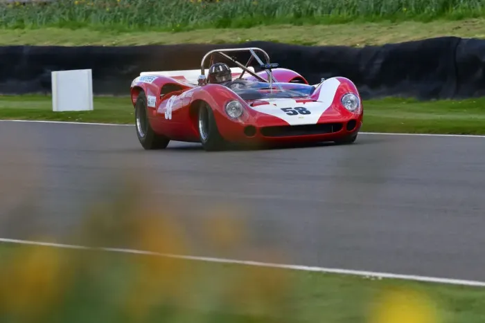 Rights Managed : CJ10 5872 Ewen Sergison, Lola-Chevrolet T70 Spyder Rights Managed : CJ10 5872 Ewen Sergison, Lola-Chevrolet T70 Spyder