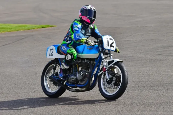 Rights Managed : CJ10 6637 Luke Hedger, Triumph Bonneville