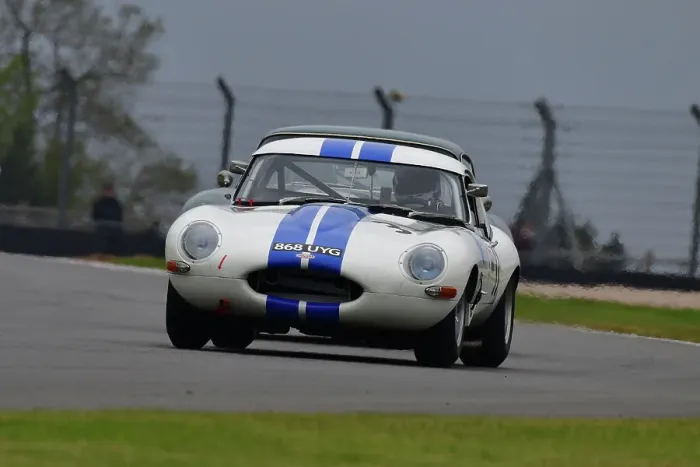 Framed Print : CJ10 9346 Daniel Reinhardt, Dominique Reinhardt, Jaguar E-Type semi-lightweight