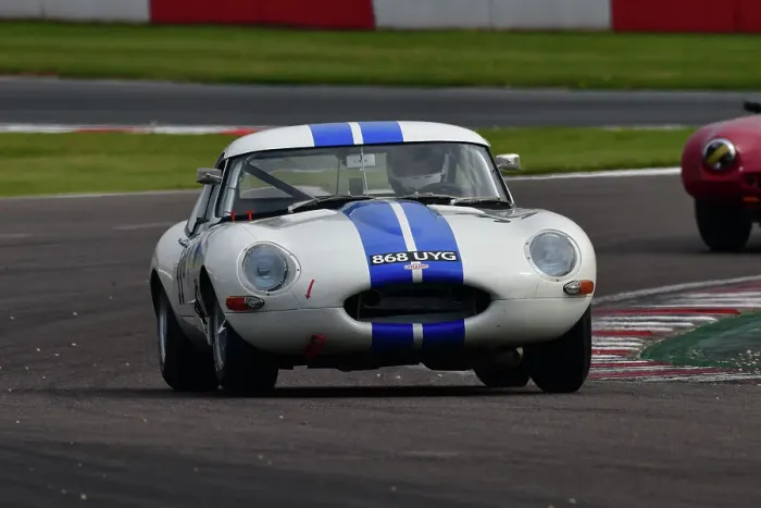 Framed Print : CJ10 9850 Daniel Reinhardt, Dominique Reinhardt, Jaguar E-Type semi-lightweight