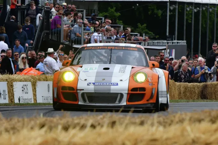 Rights Managed : CJ11 3476 Porsche GT3 R Hybrid Rights Managed : CJ11 3476 Porsche GT3 R Hybrid