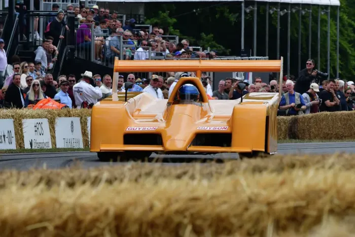 Rights Managed : CJ11 3489 Stephen Hepworth, Hepworth Chevrolet GB1