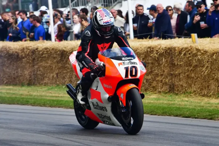 Rights Managed : CJ11 3910 Andy Caddick, Mick Loughlin, Yamaha YZR500 Rights Managed : CJ11 3910 Andy Caddick, Mick Loughlin, Yamaha YZR500