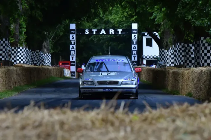 Rights Managed : CJ11 4399 Jason Minshaw, Volvo S40 Rights Managed : CJ11 4399 Jason Minshaw, Volvo S40