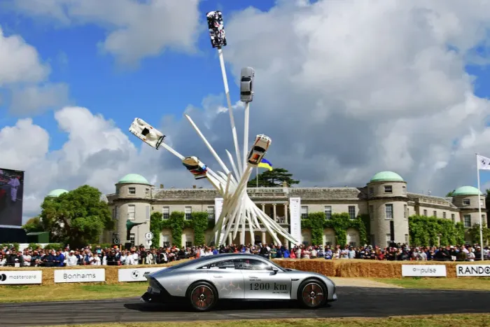 Rights Managed : CJ11 4724 Mercedes VISION EQXX
