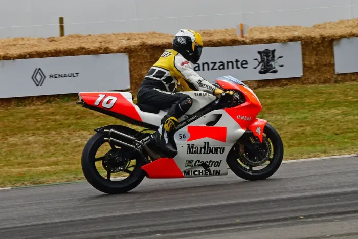 Rights Managed : CJ11 4957 Kenny Roberts, Yamaha YZR500 Rights Managed : CJ11 4957 Kenny Roberts, Yamaha YZR500
