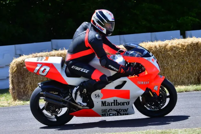 Rights Managed : CJ11 5223 Andy Caddick, Mick Loughlin, Yamaha YZR500 Rights Managed : CJ11 5223 Andy Caddick, Mick Loughlin, Yamaha YZR500
