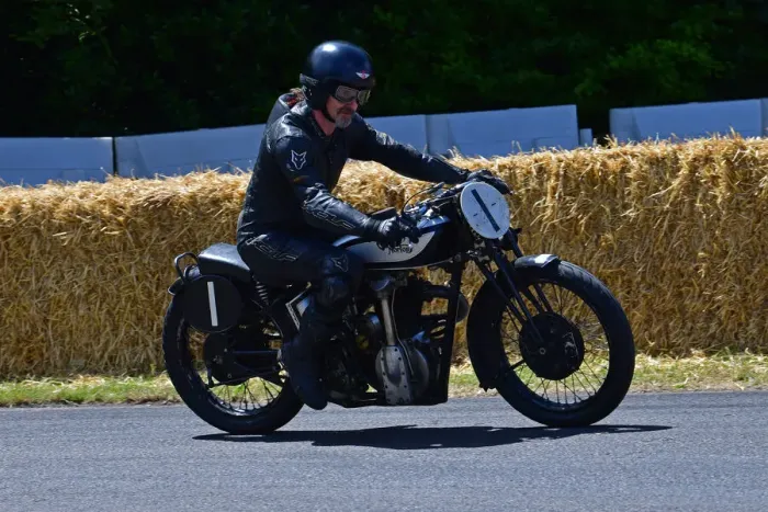 Rights Managed : CJ11 5246 Ian Bain, Norton CS1