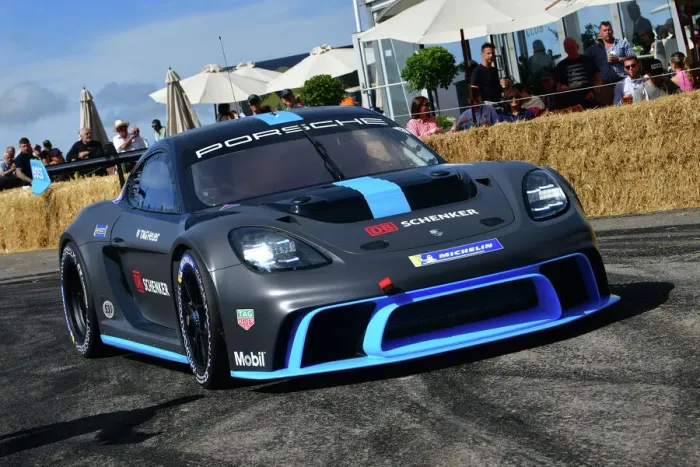 Rights Managed : CJ11 5366 Porsche 718 Cayman GT4 ePerformance Rights Managed : CJ11 5366 Porsche 718 Cayman GT4 ePerformance