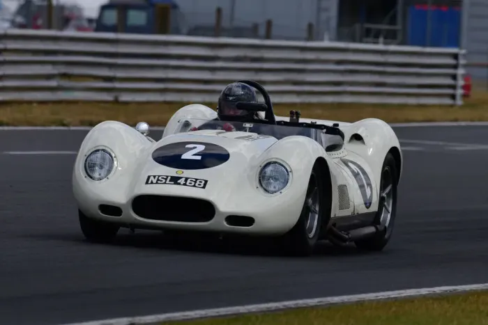 Framed Print : CJ11 6763 Richard Hudson, Stuart Morley, Lister Knobbly Framed Print : CJ11 6763 Richard Hudson, Stuart Morley, Lister Knobbly