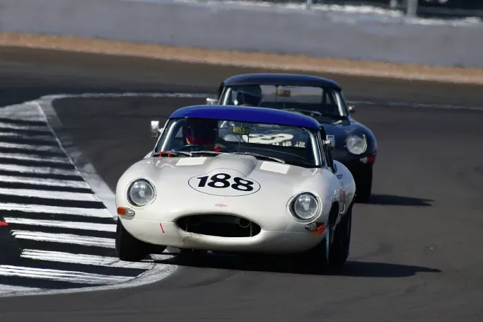 Framed Print : CJ11 9041 Richard Kent, Chris Ward, Jaguar E-Type Framed Print : CJ11 9041 Richard Kent, Chris Ward, Jaguar E-Type