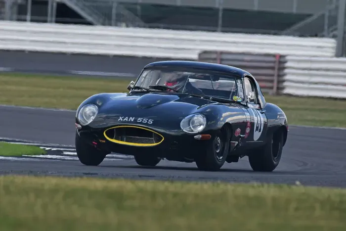 Framed Print : CJ11 9124 James Dodd, Jaguar E-Type Framed Print : CJ11 9124 James Dodd, Jaguar E-Type