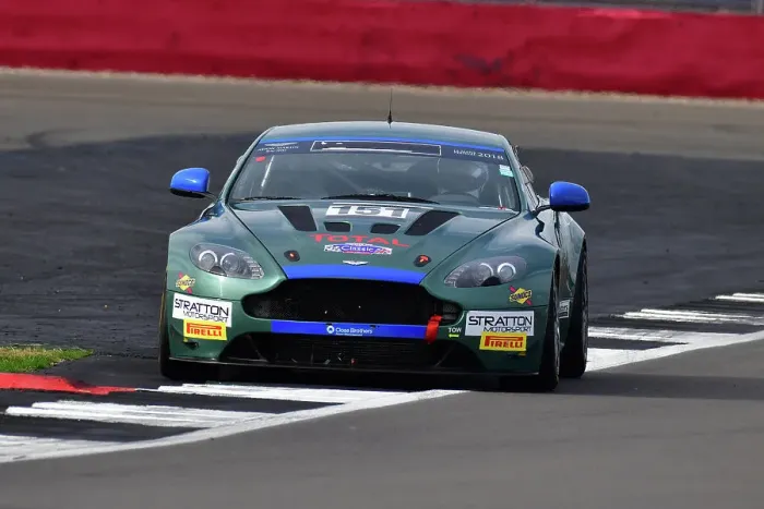 Framed Print : CJ12 0516 Richard Taffinder, Aston Martin GT4