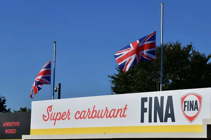 Rights Managed : CJ12 1830 Super carburant FINA Rights Managed : CJ12 1830 Super carburant FINA
