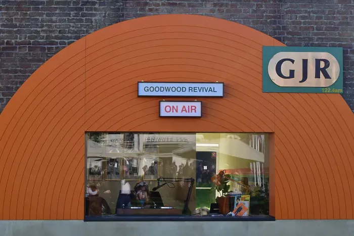Rights Managed : CJ12 1832 oodwood Revival Radio Station, GJR Rights Managed : CJ12 1832 oodwood Revival Radio Station, GJR