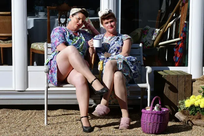 Rights Managed : CJ12 2134 Ladies relaxing, time for a cuppa Rights Managed : CJ12 2134 Ladies relaxing, time for a cuppa