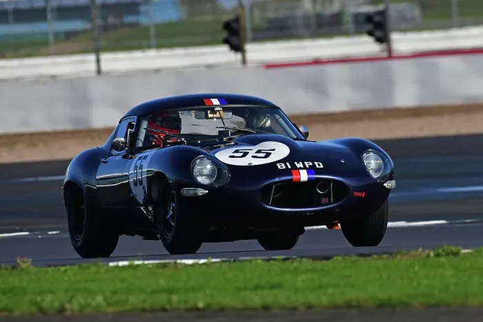 Framed Print : CJ12 3134 Jason Minshaw, Martin Melling, Steve Skipworth, Jaguar E-Type Low Drag Framed Print : CJ12 3134 Jason Minshaw, Martin Melling, Steve Skipworth, Jaguar E-Type Low Drag