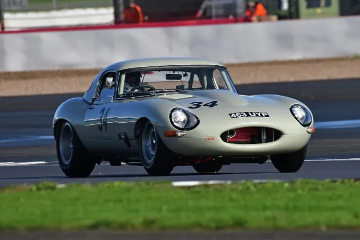 Framed Print : CJ12 3136 James Thorpe, Phil Keen, Phil Quaife, Jaguar E-Type Framed Print : CJ12 3136 James Thorpe, Phil Keen, Phil Quaife, Jaguar E-Type