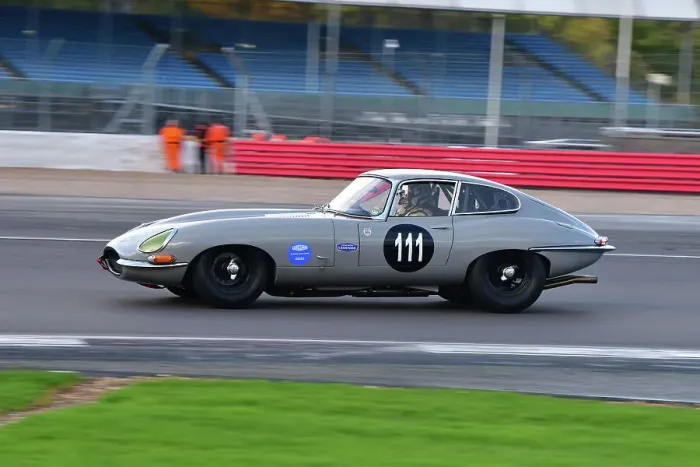 Framed Print : CJ12 4330 Oliver Bryant, Phil Keen, Jaguar E-Type FHC Framed Print : CJ12 4330 Oliver Bryant, Phil Keen, Jaguar E-Type FHC