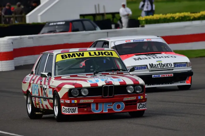 Rights Managed : CJ12 6659 Nick Padmore, BMW 530i, Nick Sleep, Rover 3500 SD1 Rights Managed : CJ12 6659 Nick Padmore, BMW 530i, Nick Sleep, Rover 3500 SD1