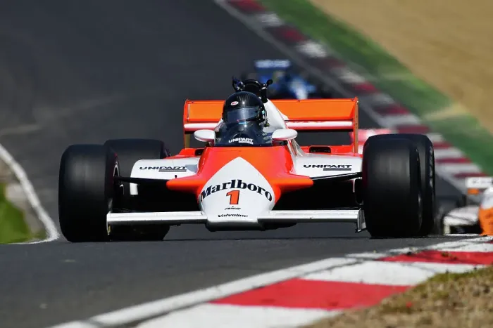 Framed Print : CJ12 8982 Steve Hartley, McLaren MP4-1