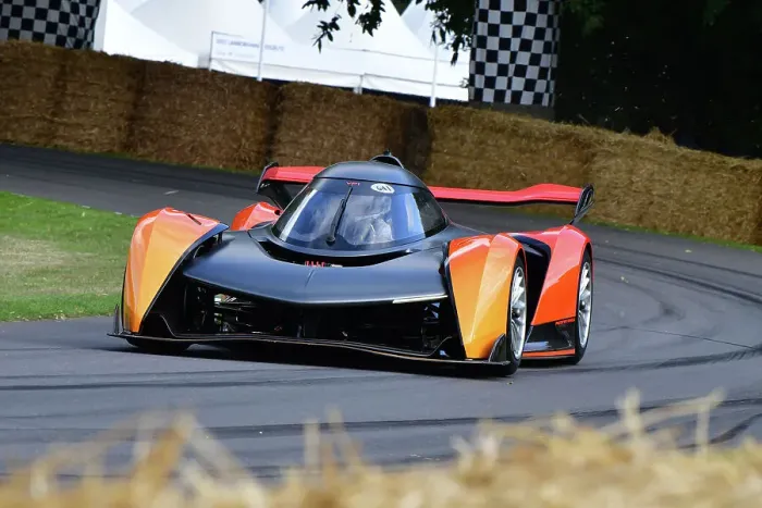 Rights Managed : CJ13 0038 Rob Bell, Marvin Kirchhofer, McLaren Solus