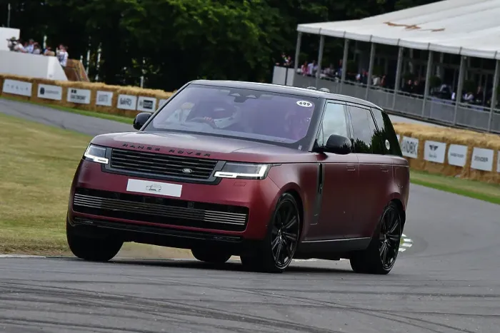 Rights Managed : CJ13 0173 Range Rover P510e PHEV Rights Managed : CJ13 0173 Range Rover P510e PHEV