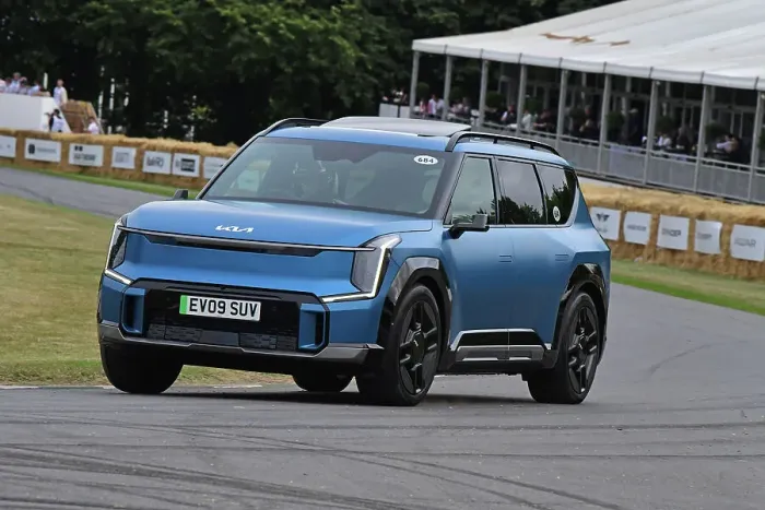 Rights Managed : CJ13 0183 Jade Paveley, Kia EV9 Rights Managed : CJ13 0183 Jade Paveley, Kia EV9