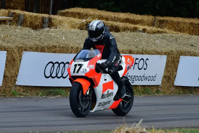 Rights Managed : CJ13 0599 Ben Morris, Andy Caddick, Yamaha YZR500 Rights Managed : CJ13 0599 Ben Morris, Andy Caddick, Yamaha YZR500
