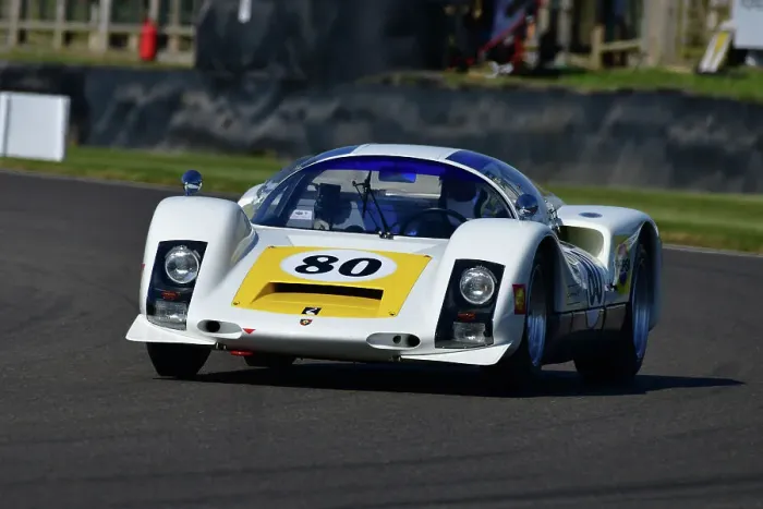 Rights Managed : CJ13 2700 Richard Attwood, Yukinori Suzuki, Porsche 906