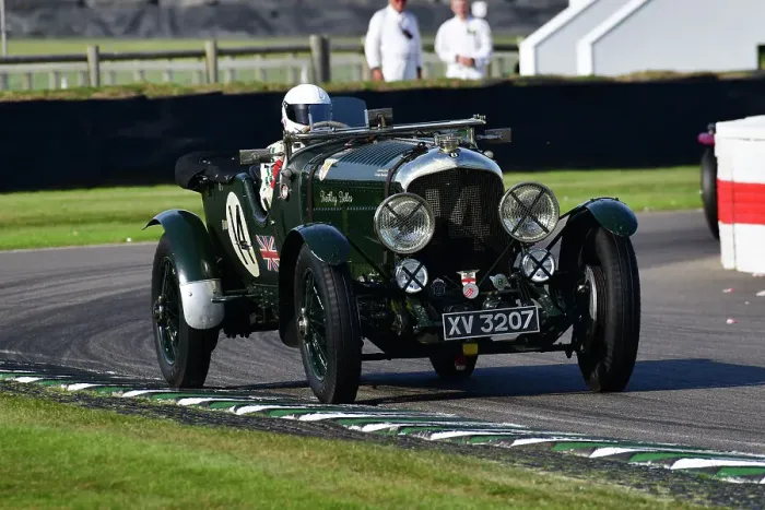 Rights Managed : CJ13 3026 Katarina Kyvalova, Georgina Bradfield, Bentley 4½ Litre Le Mans Rights Managed : CJ13 3026 Katarina Kyvalova, Georgina Bradfield, Bentley 4½ Litre Le Mans
