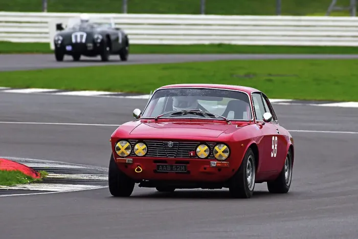 Framed Print : CJ13 4200 George Scholey, Alfa Romeo GTV 2000 Framed Print : CJ13 4200 George Scholey, Alfa Romeo GTV 2000