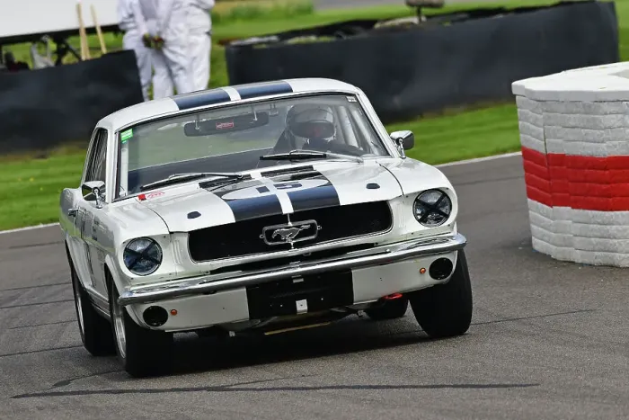Rights Managed : CJ13 5263 Alex Buncombe, Richard Taffinder, Ford Mustang Rights Managed : CJ13 5263 Alex Buncombe, Richard Taffinder, Ford Mustang