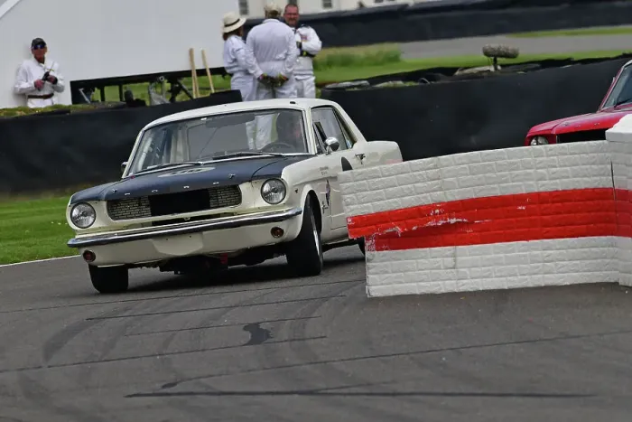 Rights Managed : CJ13 5269 Mark Mathieson, Rob Huff, Ford Mustang