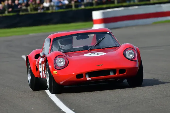 Rights Managed : CJ13 5466 Chris Lillingston-Price, Chevron-BMW B8 Rights Managed : CJ13 5466 Chris Lillingston-Price, Chevron-BMW B8