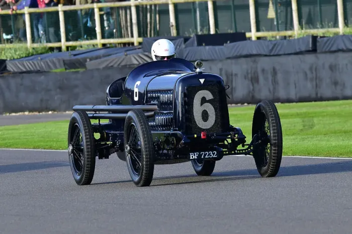 Rights Managed : CJ13 5797 Ian Balmforth, Hudson Super Six Rights Managed : CJ13 5797 Ian Balmforth, Hudson Super Six